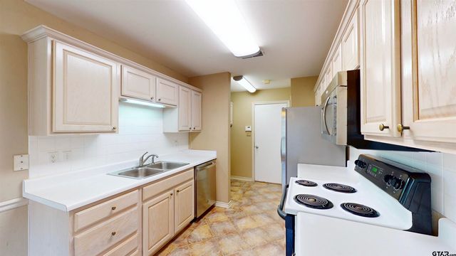 5401 Hollytree Dr #1002, Tyler, TX 75703