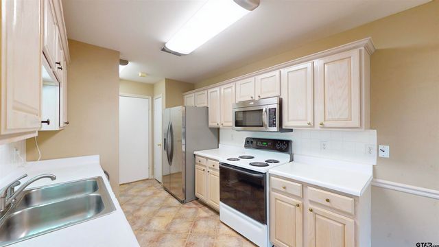 5401 Hollytree Dr #1002, Tyler, TX 75703