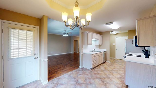 5401 Hollytree Dr #1002, Tyler, TX 75703