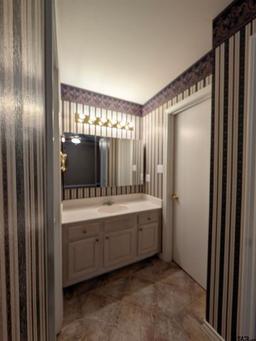 5401 Hollytree Dr #1002, Tyler, TX 75703