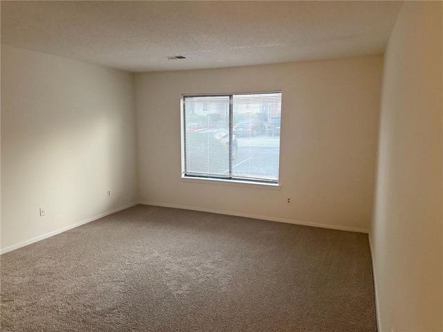 2094 Powers Ferry SE Trace, Marietta, GA 30067