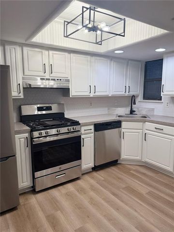 2094 Powers Ferry SE Trace, Marietta, GA 30067