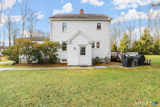 4 Kay Lane, Newtown, CT 06470