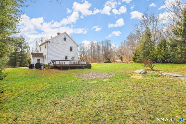 4 Kay Lane, Newtown, CT 06470