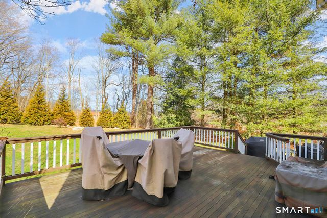 4 Kay Lane, Newtown, CT 06470