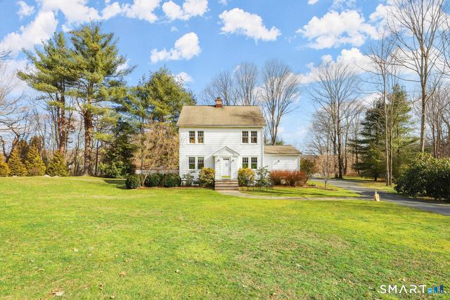 4 Kay Lane, Newtown, CT 06470