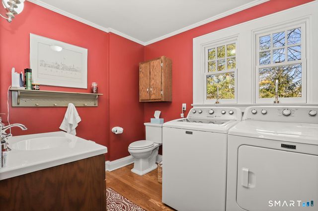 4 Kay Lane, Newtown, CT 06470