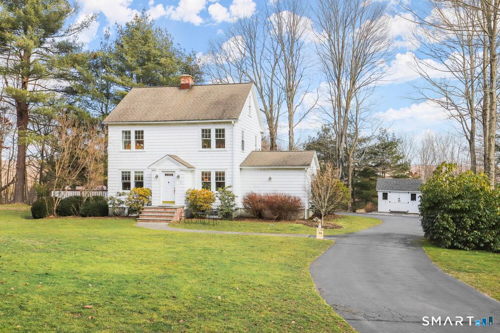 4 Kay Lane, Newtown, CT 06470