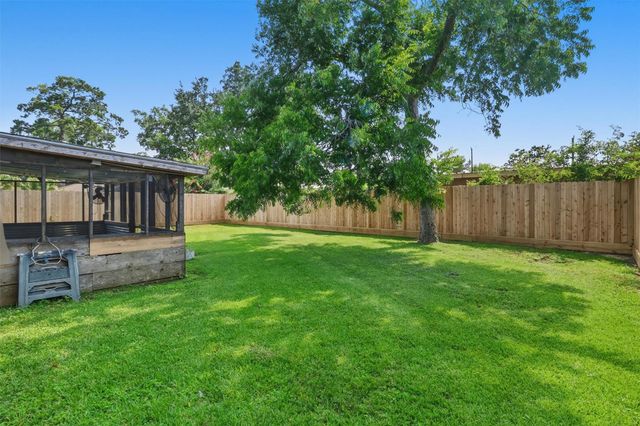 7701 Melrose Street, Houston, TX 77022