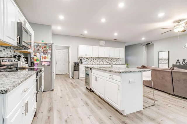 1119 Bell Street, Arlington, TX 76001