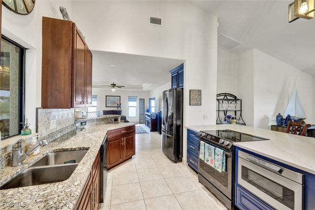 13 NW 8th TER, Cape Coral, FL 33993