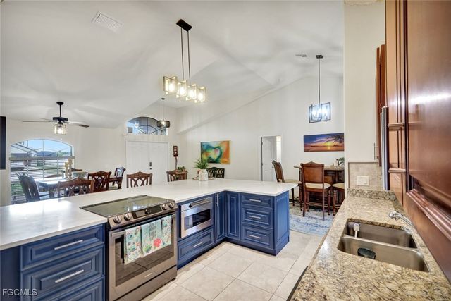 13 NW 8th TER, Cape Coral, FL 33993