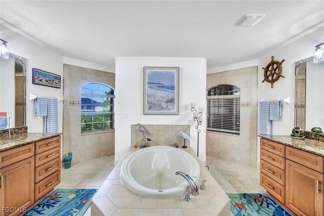 13 NW 8th TER, Cape Coral, FL 33993