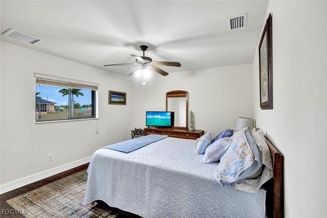 13 NW 8th TER, Cape Coral, FL 33993