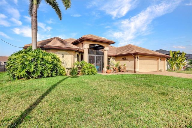 13 NW 8th TER, Cape Coral, FL 33993
