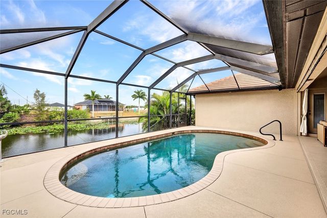 13 NW 8th TER, Cape Coral, FL 33993