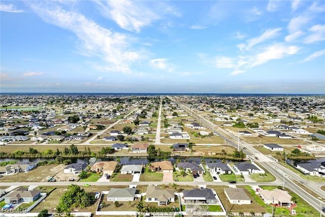 13 NW 8th TER, Cape Coral, FL 33993