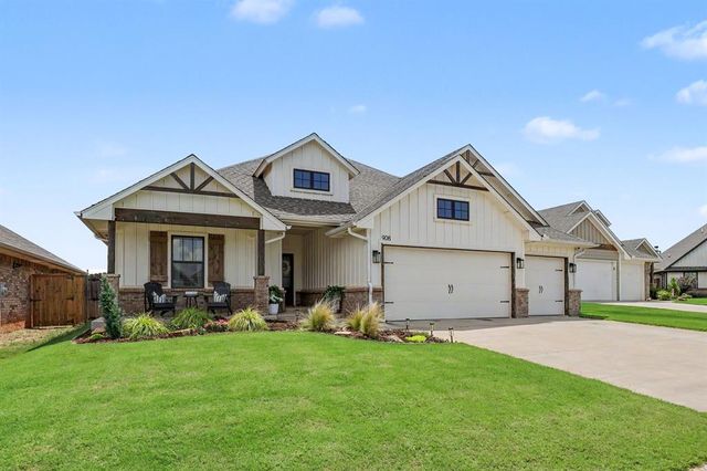 908 SE 30th Street, Moore, OK 73160