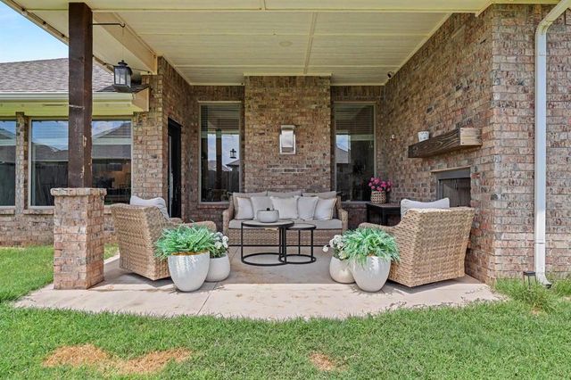 908 SE 30th Street, Moore, OK 73160