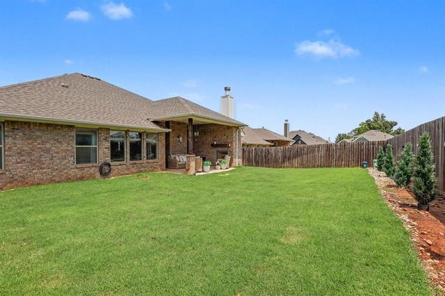 908 SE 30th Street, Moore, OK 73160