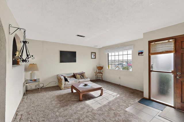 109 E Church Street, Edgewood, NM 87015