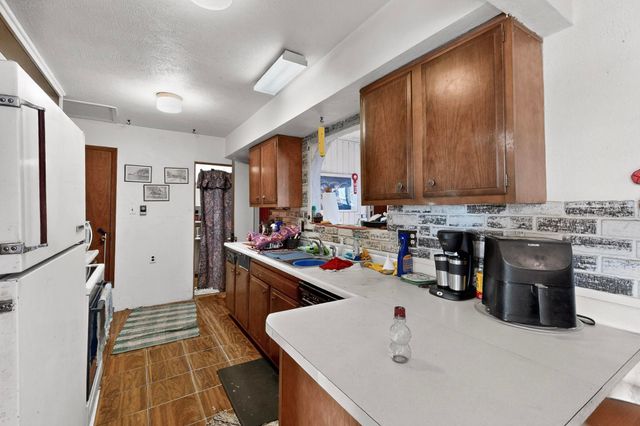 109 E Church Street, Edgewood, NM 87015