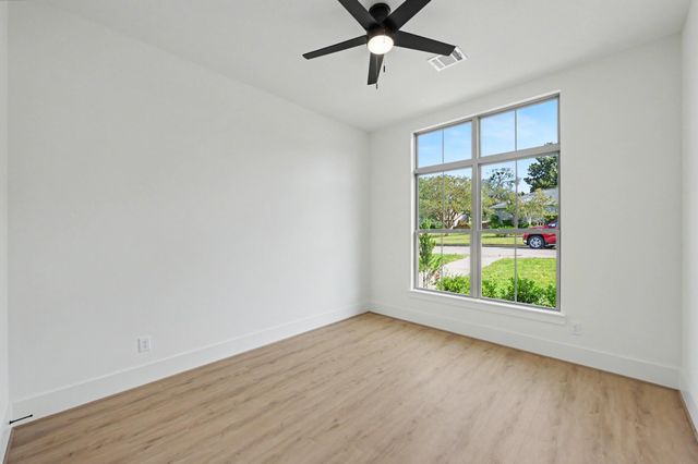 5442 Edgewater Court, Willis, TX 77318