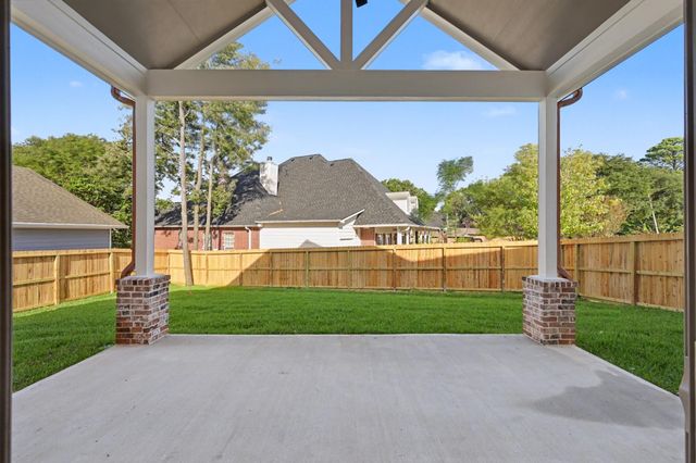 5442 Edgewater Court, Willis, TX 77318