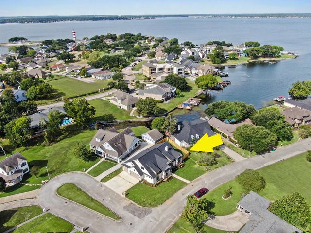 5442 Edgewater Court, Willis, TX 77318