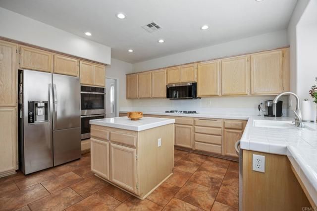 5216 Palmera Drive, Oceanside, CA 92056