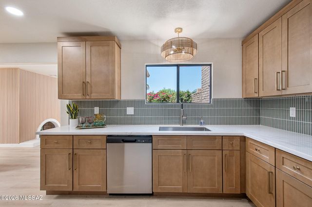 5635 N Camino De Las Estrellas, Tucson, AZ 85718