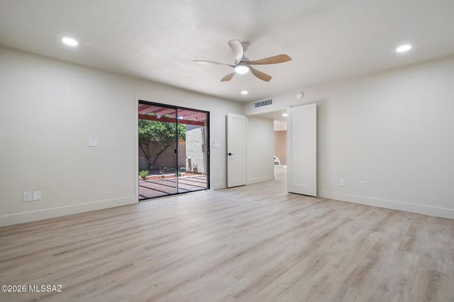 5635 N Camino De Las Estrellas, Tucson, AZ 85718