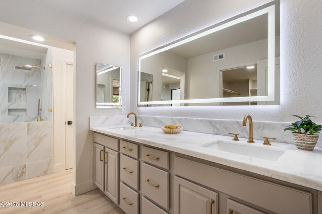 5635 N Camino De Las Estrellas, Tucson, AZ 85718