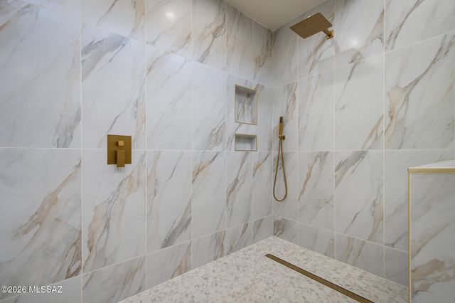 5635 N Camino De Las Estrellas, Tucson, AZ 85718