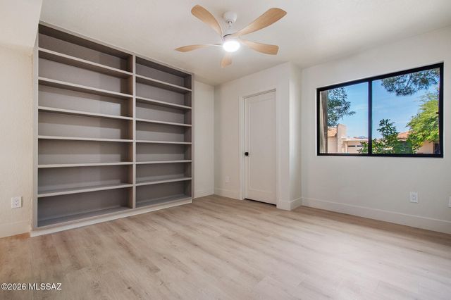 5635 N Camino De Las Estrellas, Tucson, AZ 85718