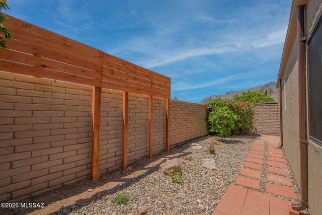 5635 N Camino De Las Estrellas, Tucson, AZ 85718