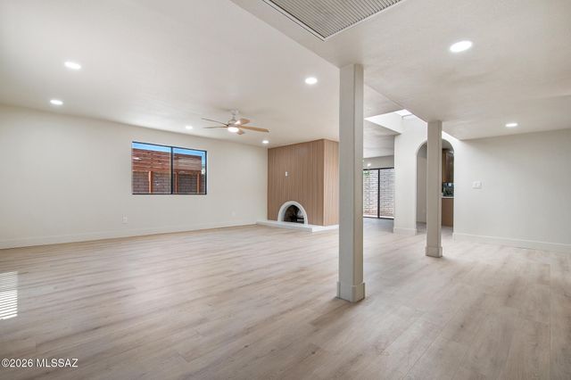 5635 N Camino De Las Estrellas, Tucson, AZ 85718