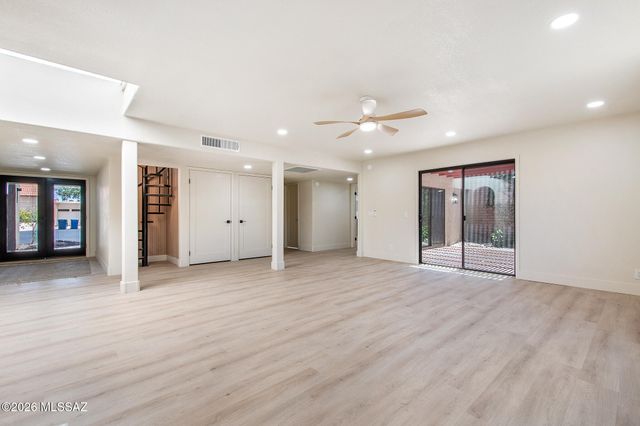 5635 N Camino De Las Estrellas, Tucson, AZ 85718