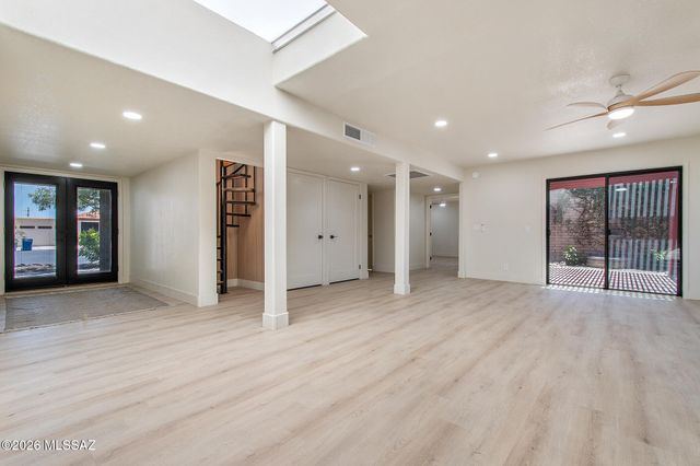 5635 N Camino De Las Estrellas, Tucson, AZ 85718