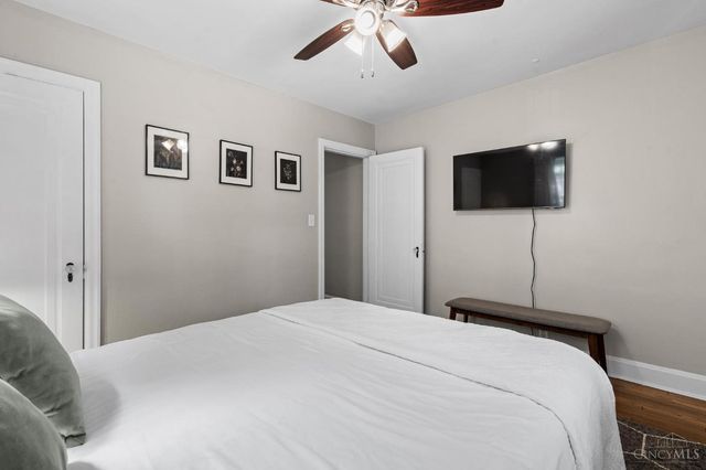 3445 Oak View Place, Cincinnati, OH 45209