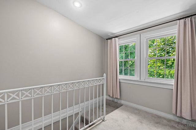 3445 Oak View Place, Cincinnati, OH 45209