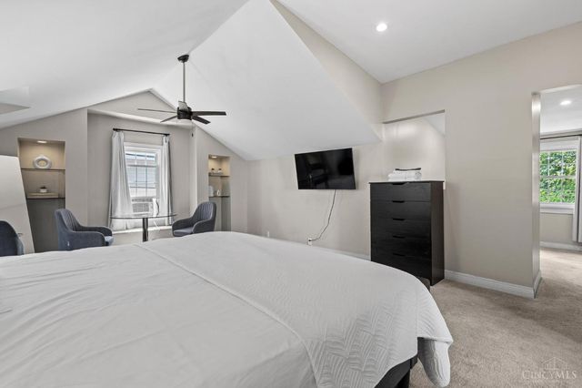 3445 Oak View Place, Cincinnati, OH 45209