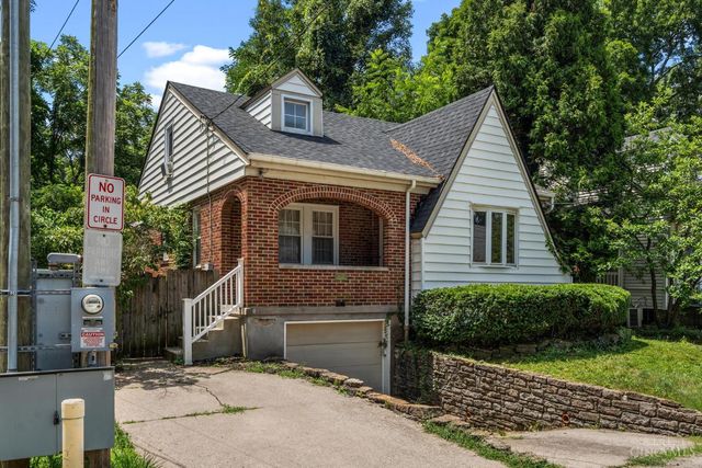 3445 Oak View Place, Cincinnati, OH 45209