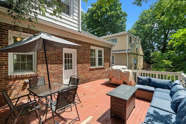 3445 Oak View Place, Cincinnati, OH 45209