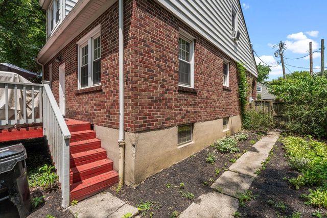 3445 Oak View Place, Cincinnati, OH 45209