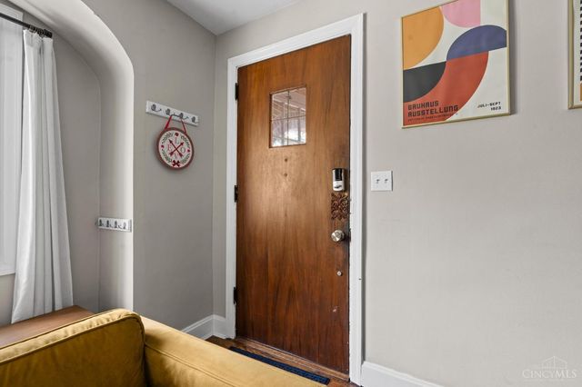 3445 Oak View Place, Cincinnati, OH 45209