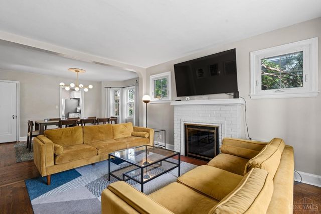 3445 Oak View Place, Cincinnati, OH 45209