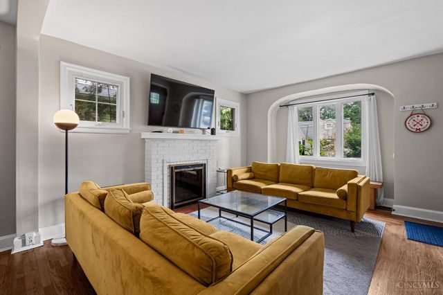 3445 Oak View Place, Cincinnati, OH 45209