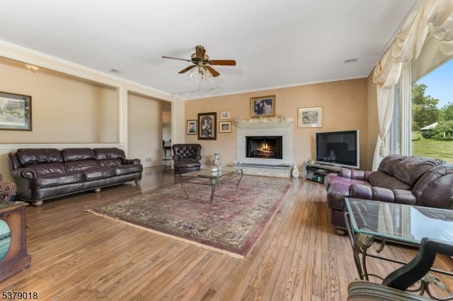 80 Deer Hill Rd, Tewksbury Twp., NJ 08833