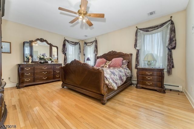 80 Deer Hill Rd, Tewksbury Twp., NJ 08833